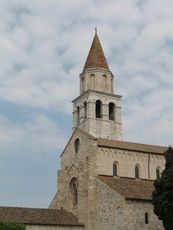 Italien Venetien Aquileia Basilica S. Maria 003.JPG